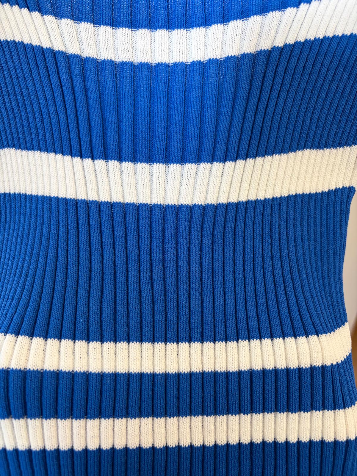 TOP CUELLO CUADRADO