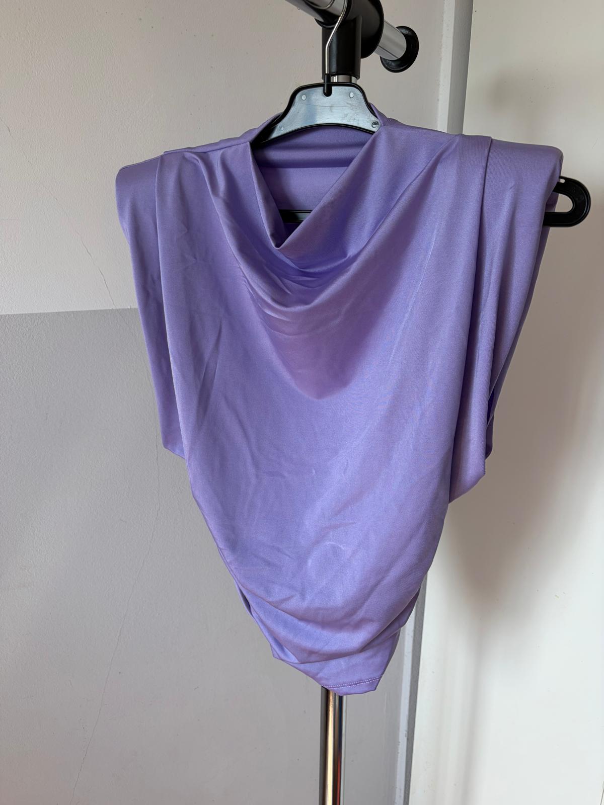 BLUSA HOMBRERAS