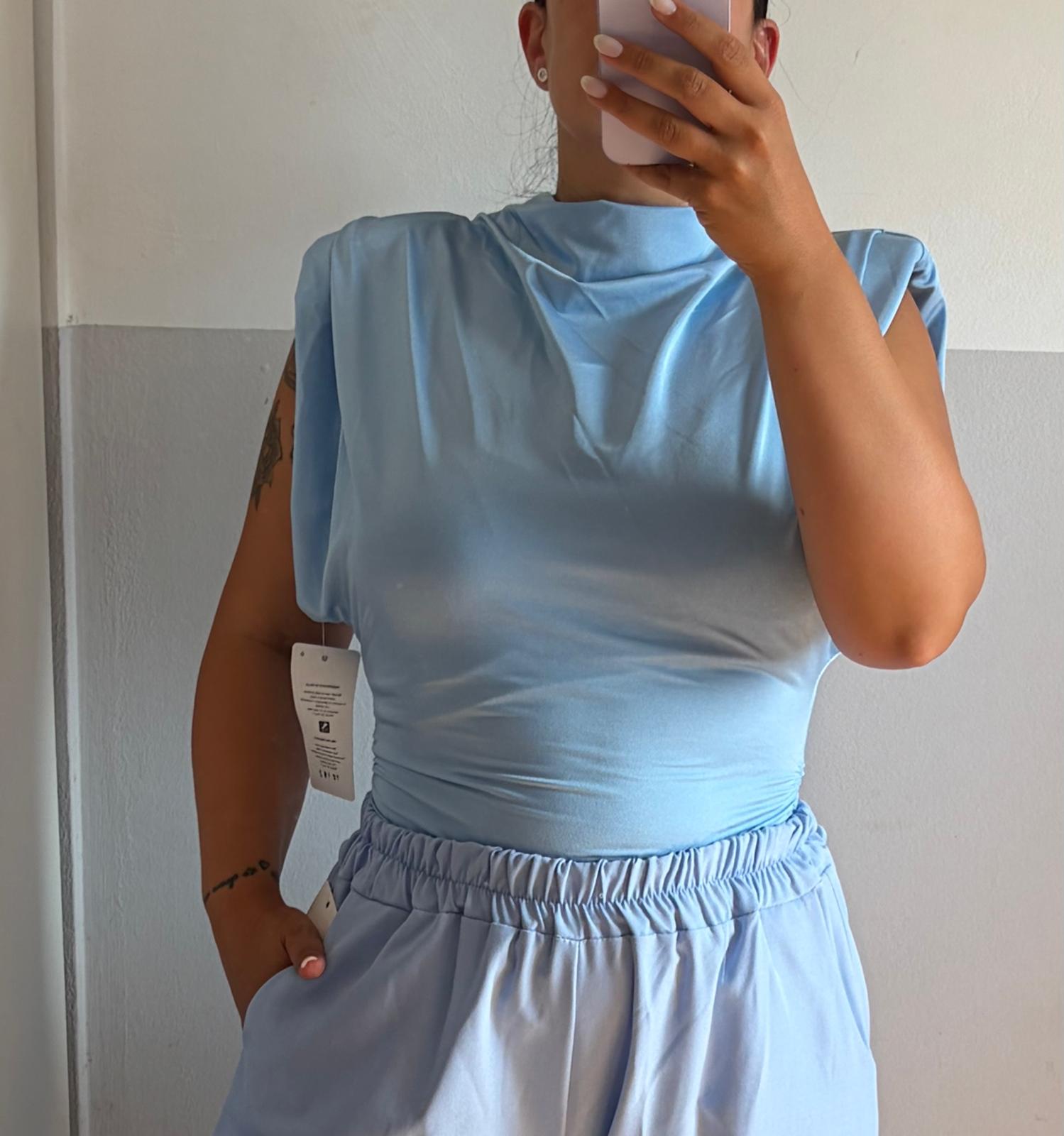 BLUSA HOMBRERAS